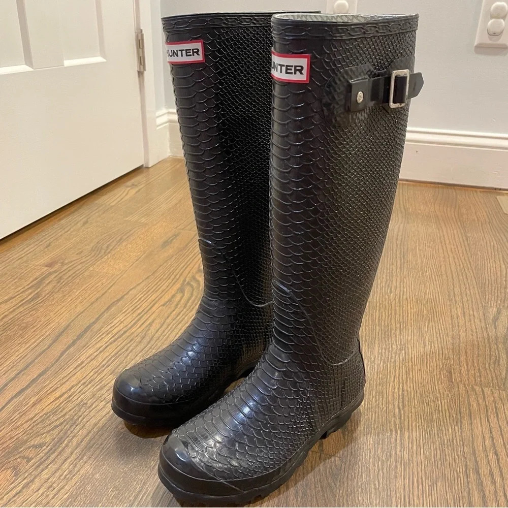 Hunter Limited Edition Carnaby Boa Embossed Tall Rain Boot US Size 5